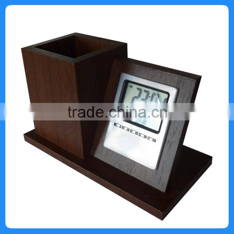 High-grade office desktop wooden brush pot clock