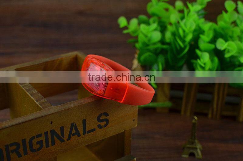2015 factory price led flashing bracelet, remote controlled led bracelet, motion led lights bracelet
