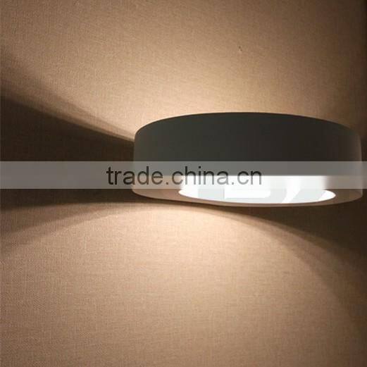 Aluminum Base Material and electric Power Supply surface mounted outdoor led wall light