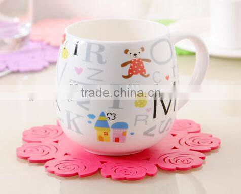 Supply creative fashion Pierced Rose silicone insulation pad / cup mat --rose red