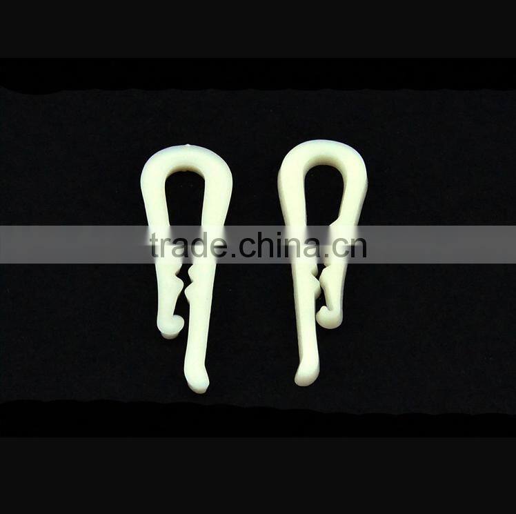 7cm Milk White Big U Shape Plastic Shirt Collar Clips with Teeth
