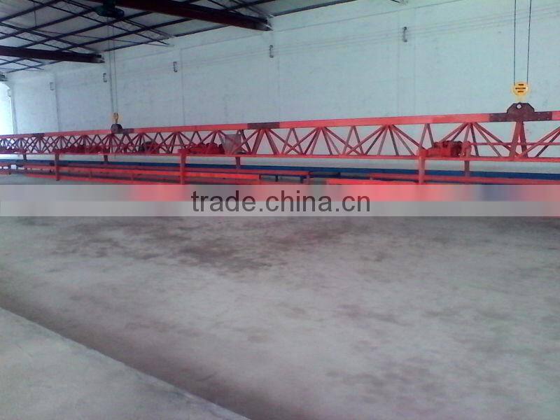 Long sponge foam blocks conveyor clamp for continuous foaming machine