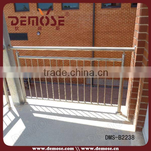 outdoor steel railing design / hand name railings