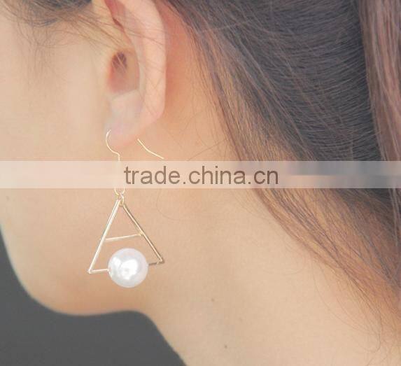 Generous Artifical Pearl on Triangle Stud Earrings