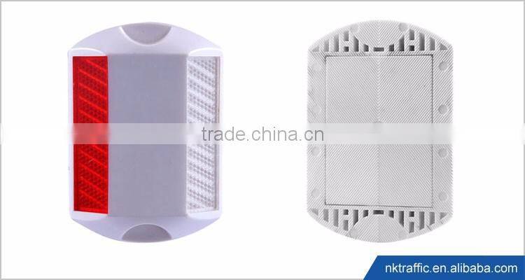 High quality lowest price plastic reflective road stud