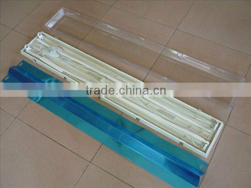 T8 flourescent light fixture with shade