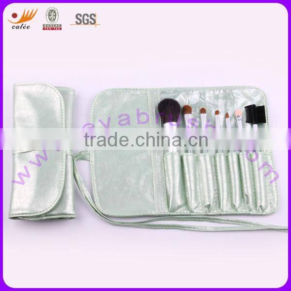 Makeup brush with the sythetic hair and artificial leather pouch