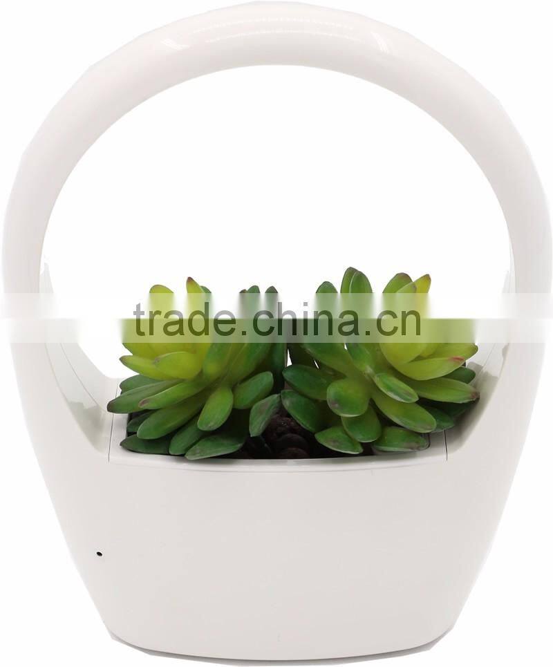 Indoor Desktop Planter integrated with LED Grow Lighting