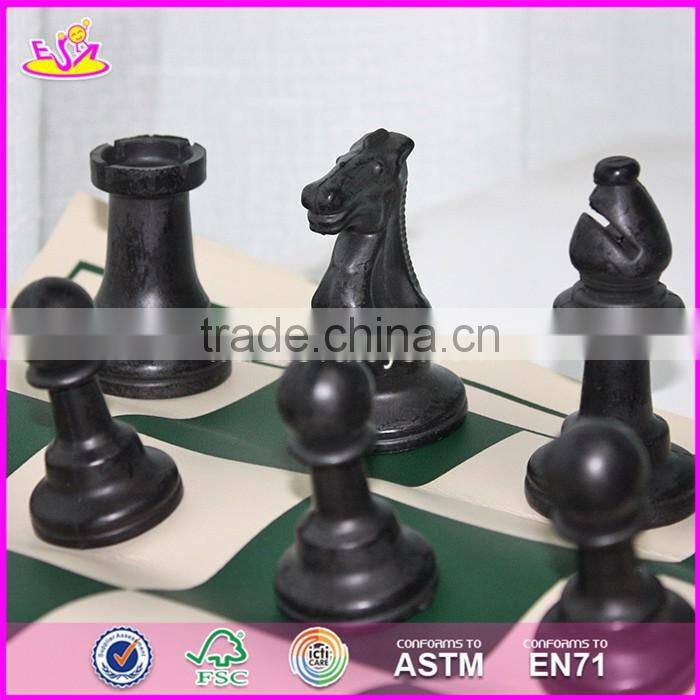 2017 Manufacturer of portable wooden travel chess set for sale W11A057