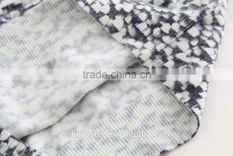 Woman's V neck pollver printed sweater