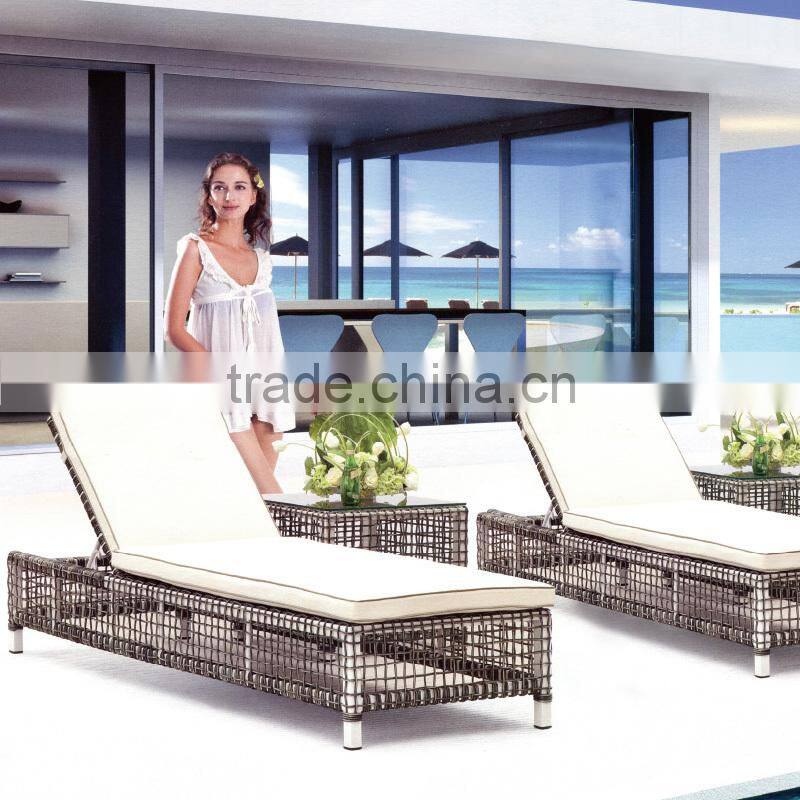 PE Rattan Wicker Outdoor Patio Pool Chaise Lounge Chair