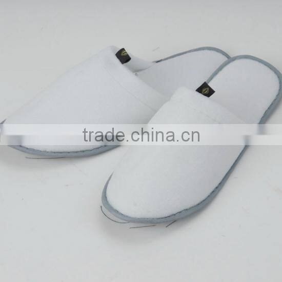 ( Quali Factory ) Expensive hotel slippers with embroidery logo