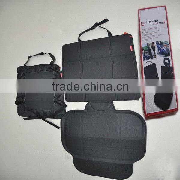 Car kick mats with pockets