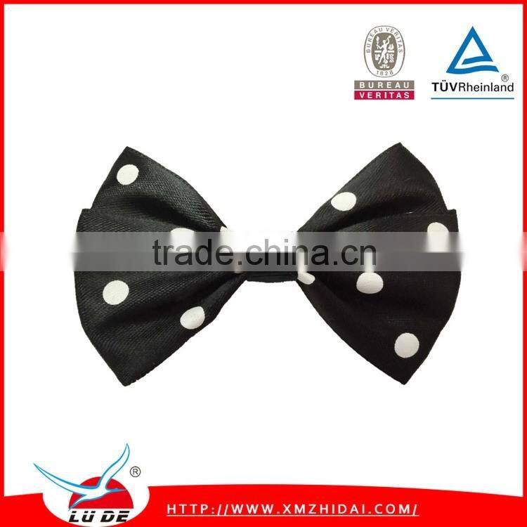 gift packing use black white polka dot ribbon bow