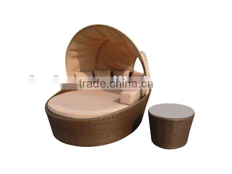 rattan daybed