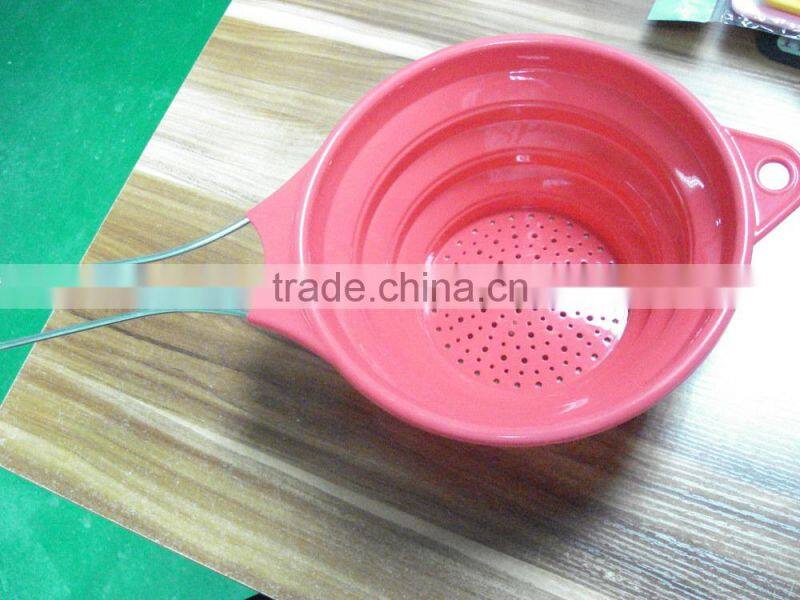 PDF folding stainless steel handle silicone strainer