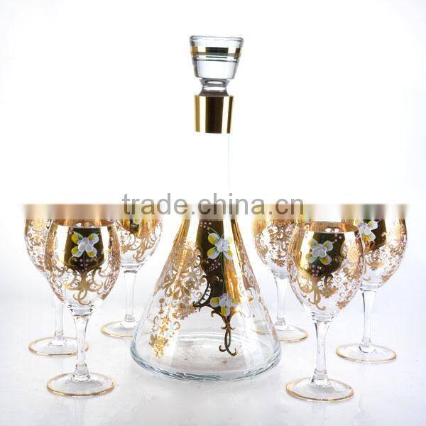 elegant beautiful green and golden wine glass set