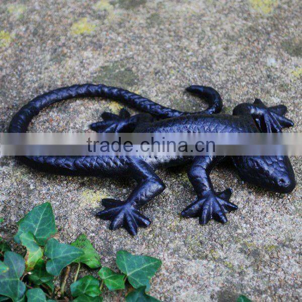 Metal animal garden ornament