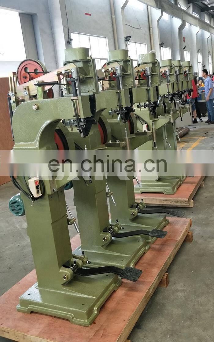 Automatic rivet feeding ice skate riveting machine