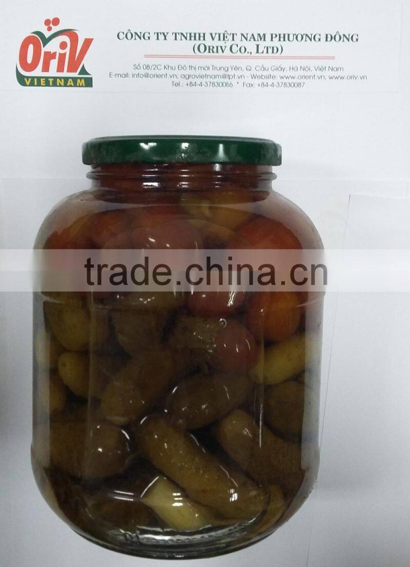 Pickled Cucumber & Tomato together in glass jar for export