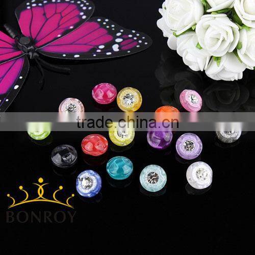 Good shinning wholesale rhinestone button
