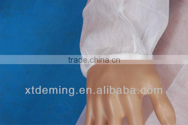 Disposable Visitor gown/ Lab Coat with elastic cuff button snaps