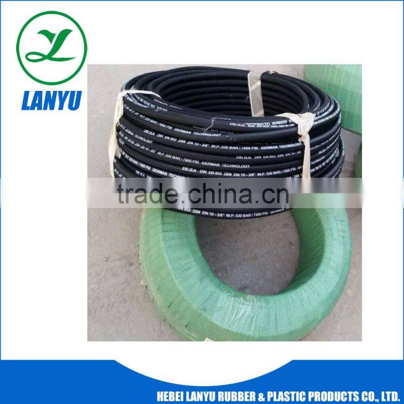 Oil resistant fibre reinforced rubber hose SAE 100R4