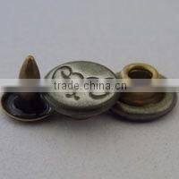 Shoe rivet