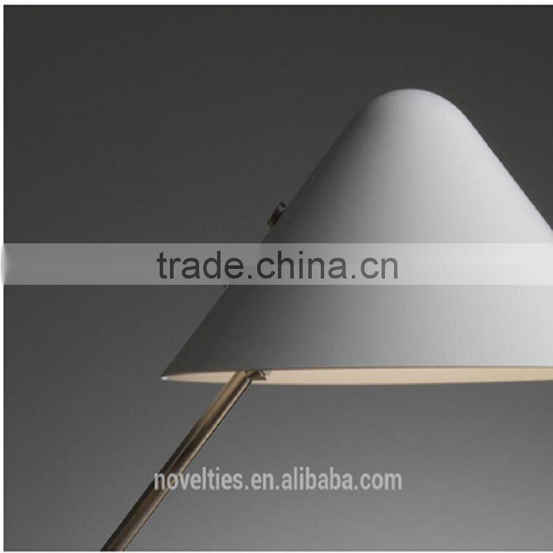 Metal Decoration Contemporary Tabel Desk Lamp