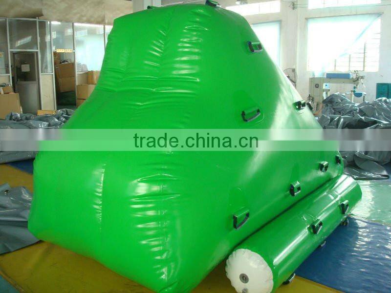 2016 Hot Commercial Green Inflatable climbing iceberg water toys