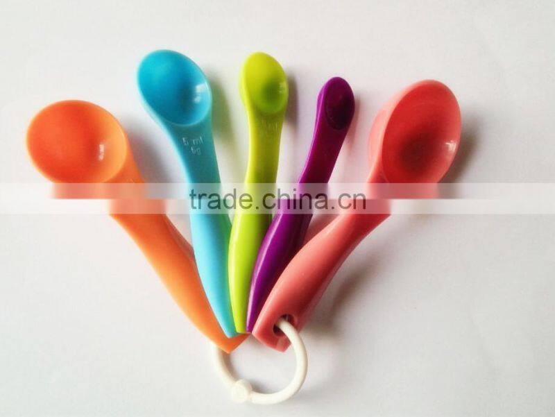colorful plastic spoon for kitchenware