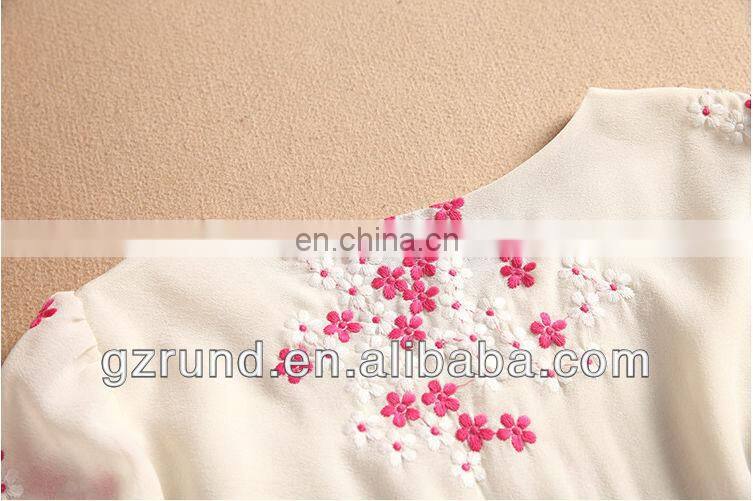 Summer new women's high-end European and American Slim embroidered flowers peach shirt sleeve T-shirt