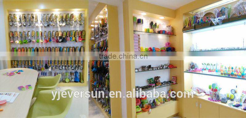 Private labeling different sizes food tong