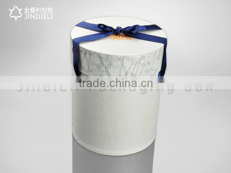 Round cardboard gift boxes