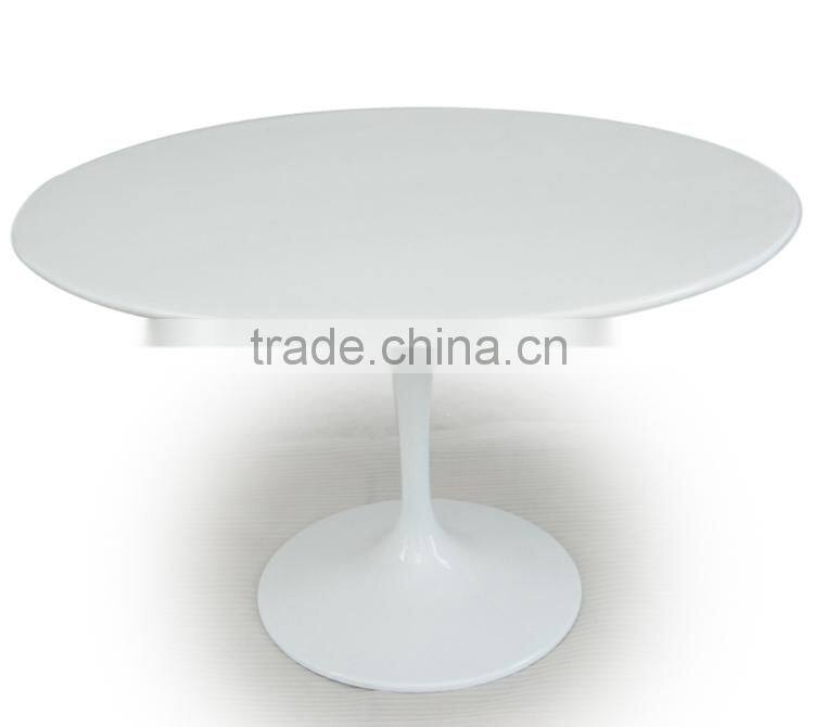 White Eero Saarinen Fiberglass Saarinen Tulip Table replica