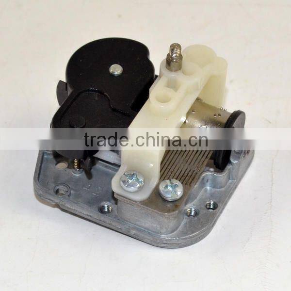 Middle Rotating Thread Shaft Wind Up 18 Note Music Box Mechanism for toys