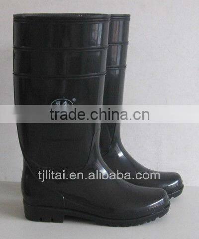 Injection molding safety boots