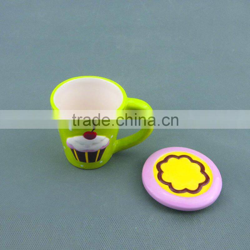 Ceramic Custom Painting Cake Shaped Cup With Lid