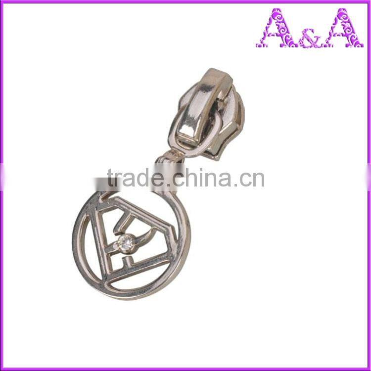 HOT-SELLING special nylon slider A/L different special puller designed for nylon zipper