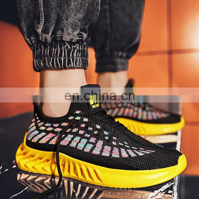 Factory Outlet 2021 Christmas and Winter New Korean Fashion Trend Flying Knitted Custom Men's Fashion Casual Sports Shoes