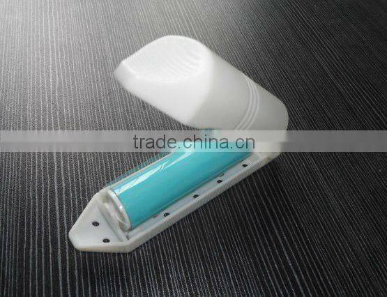 sticky lint roller with brush
