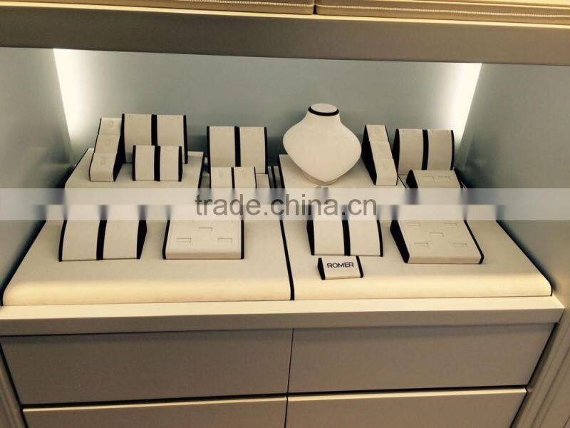 2015 newest modern wooden jewelry counter display stands