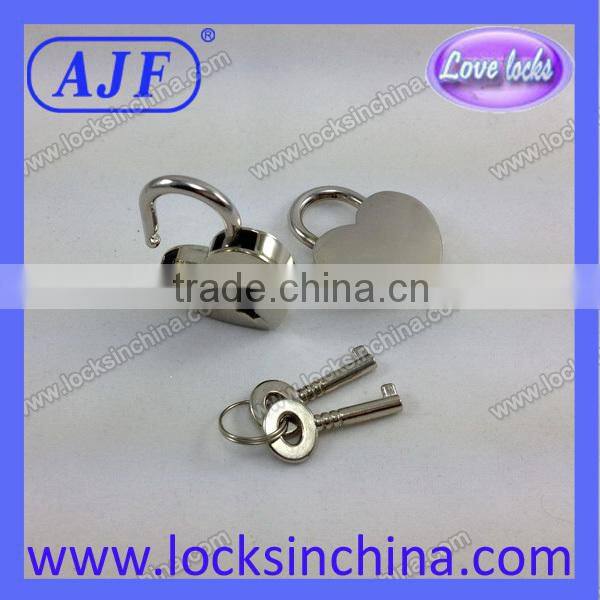 A01-001HW EN73 heart lock very popular valentine's gift or use for crystal pendant