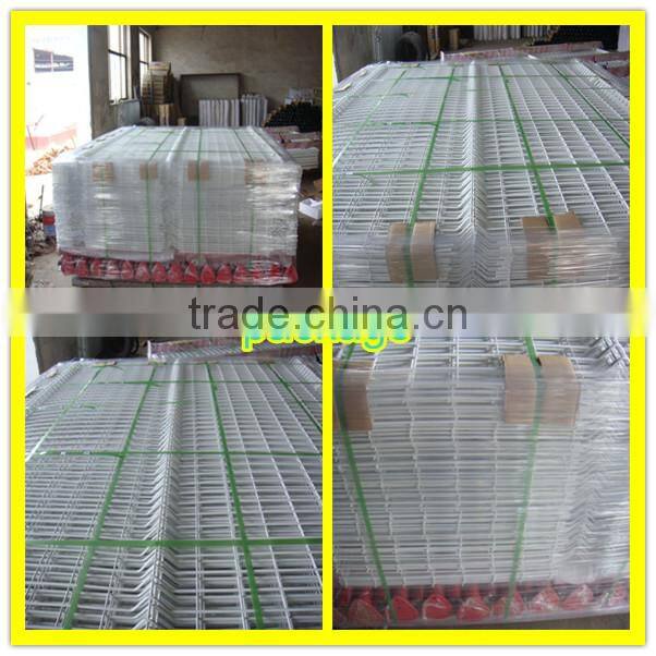 PVC coated welded wire mesh fence panels in 6 gauge.