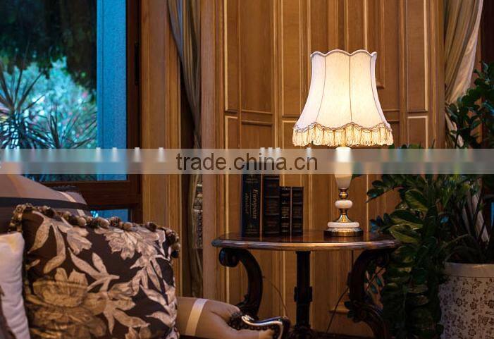 White jade golden metal European style table lamp