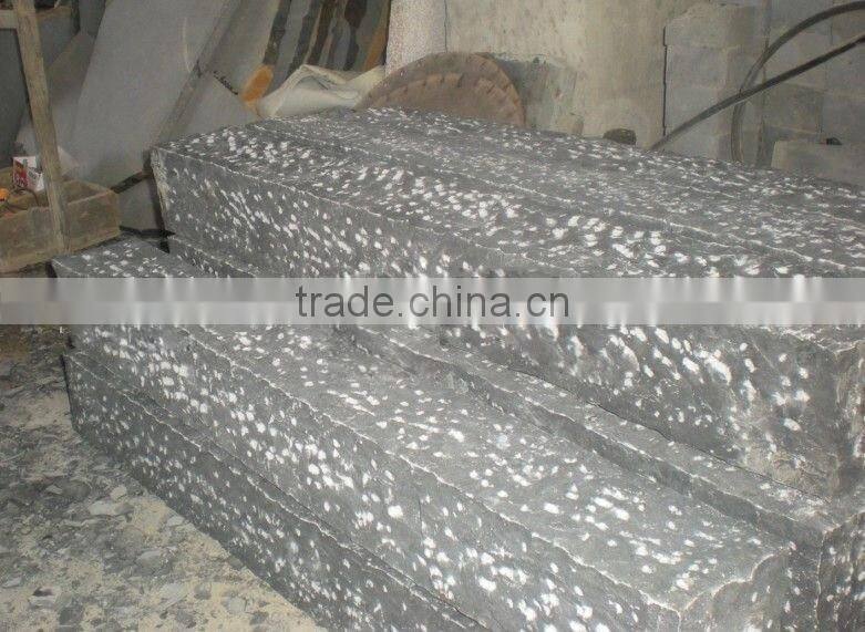 Zhangpu Black Basalt Stone Balustrade Rough Picked