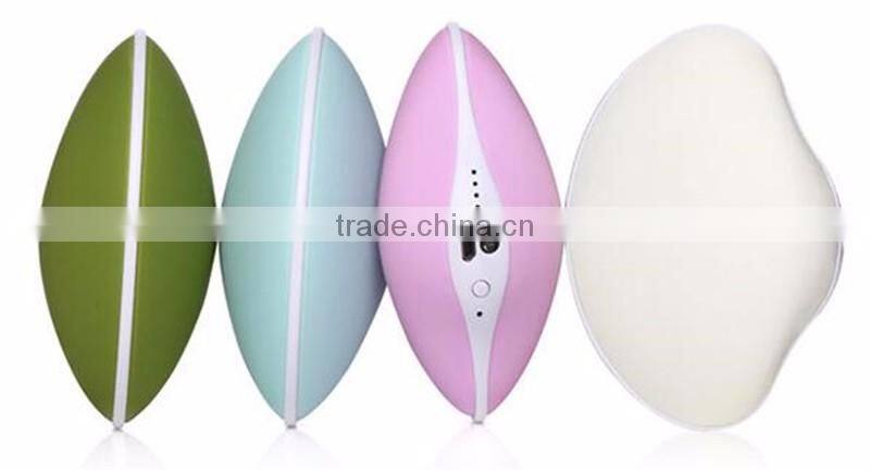 Shell charge hand warmer Portable mini hand warmer Electric heating treasure with mobile power supply and electric torch