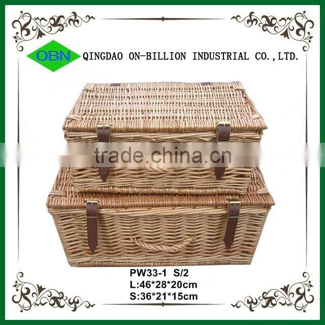 Handled rectangular natural wicker hamper box with liner