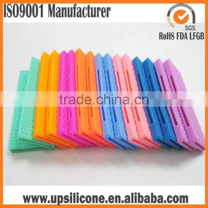 wholesale fashionable silicone key holders