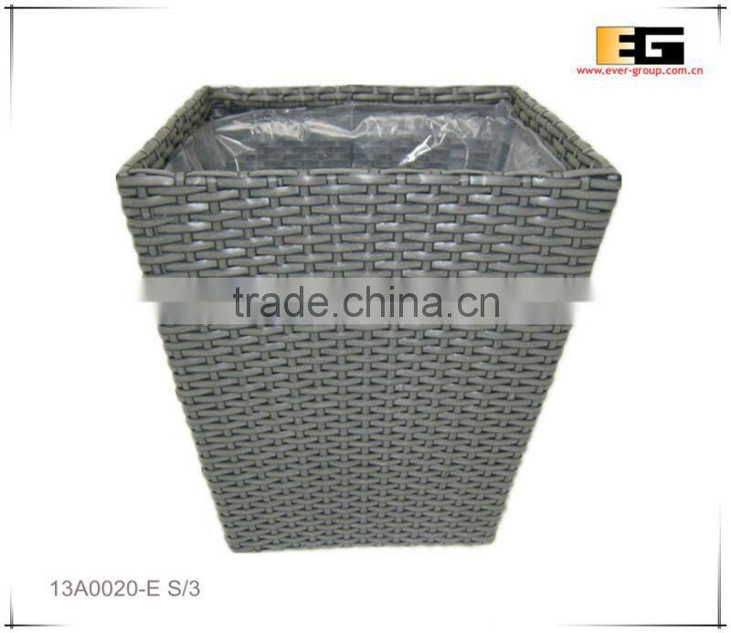 Plastic/PE rattan square with liner flower planter